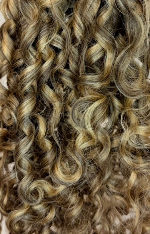 Seamless kinky straight clip-ins