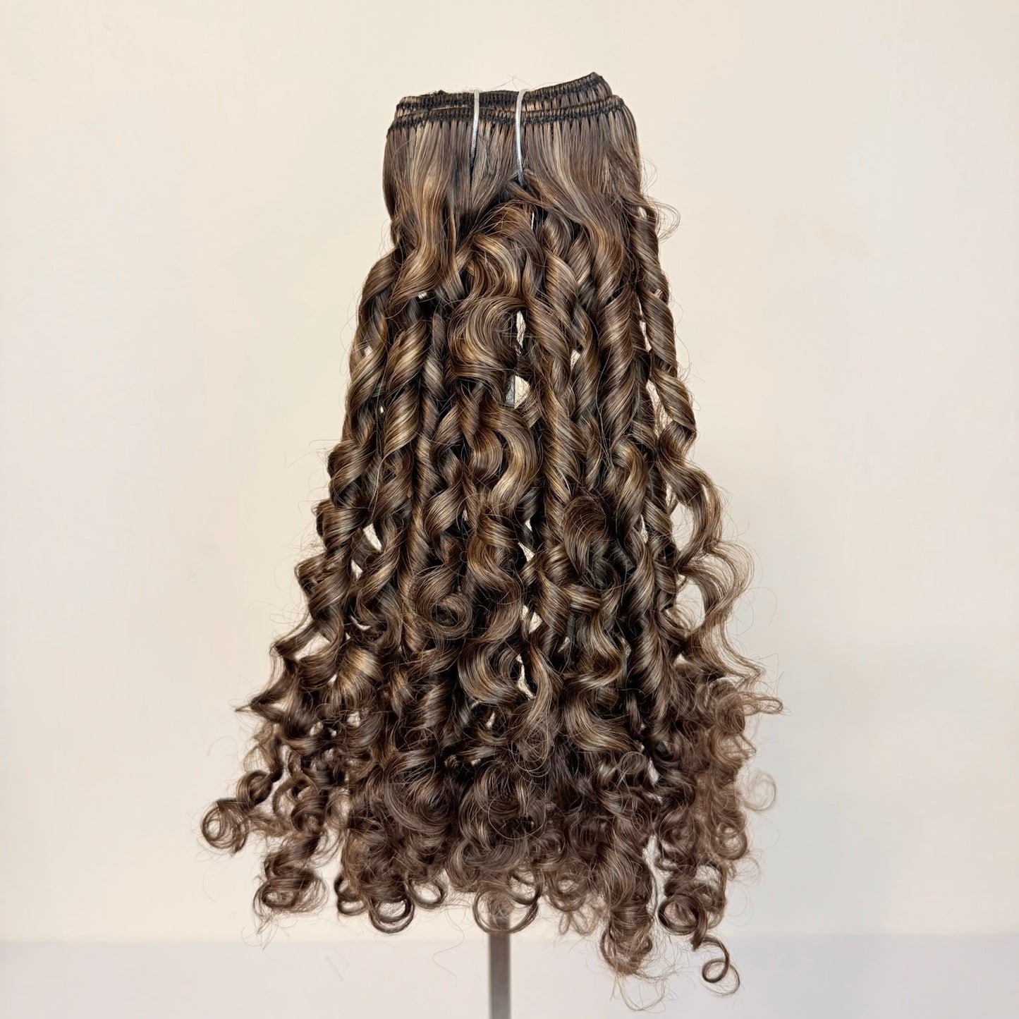 Spiral Seamless clip-ins